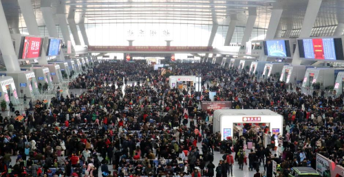 杭州东站春运客流巨大
